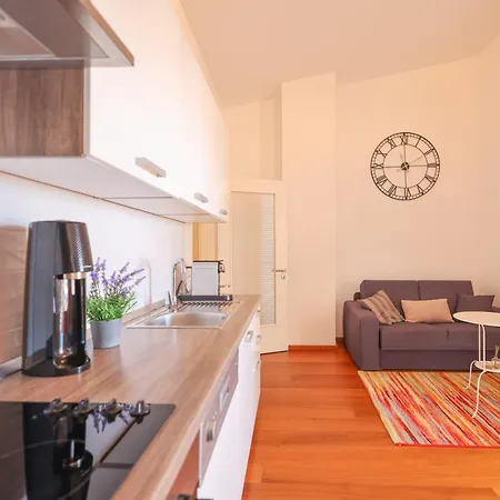 Sunny Terrace With Two Bedroom And Parking Apartament