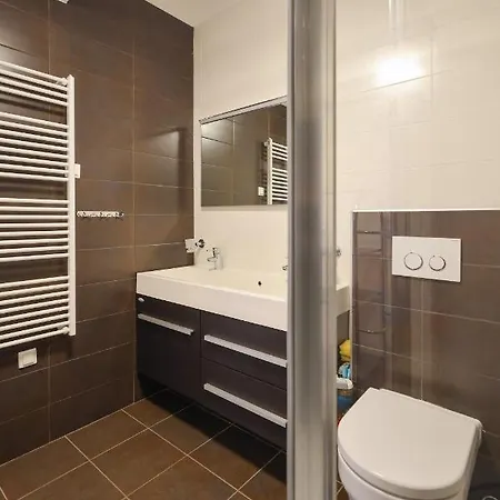 Sunny Terrace With Two Bedroom And Parking شقة زادار