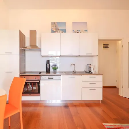 דירה Sunny Terrace With Two Bedroom And Parking