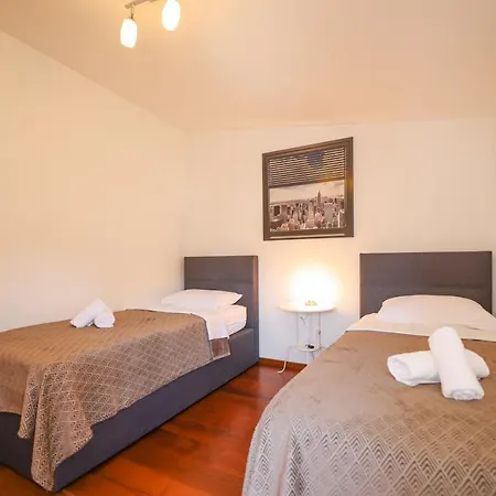 Sunny Terrace With Two Bedroom And Parking Apartment Zadar