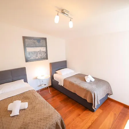 Appartamento Sunny Terrace With Two Bedroom And Parking