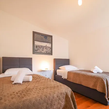 Sunny Terrace With Two Bedroom And Parking Zadar