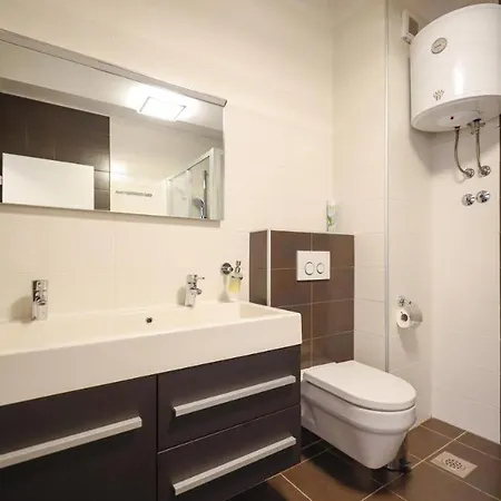 Sunny Terrace With Two Bedroom And Parking Apartment *