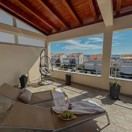Sunny Terrace With Two Bedroom And Parking *