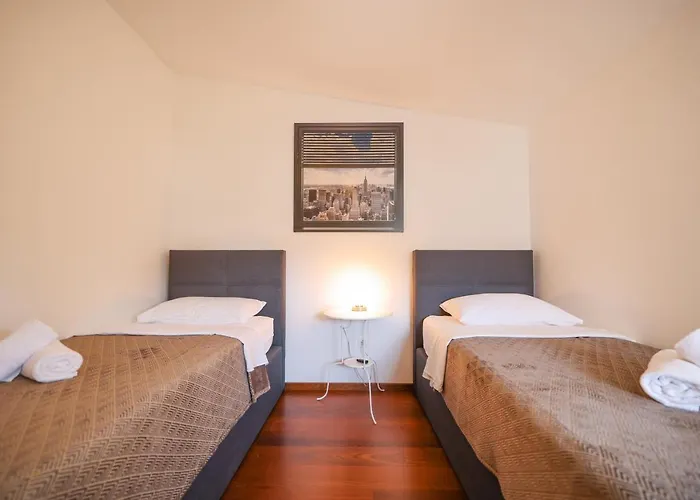 Sunny Terrace With Two Bedroom And Parking Apartment *