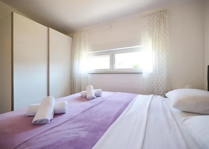 Sunny Terrace With Two Bedroom And Parking Apartment *