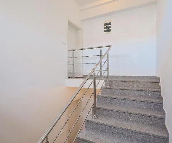 Apartment Sunny Terrace With Two Bedroom And Parking *