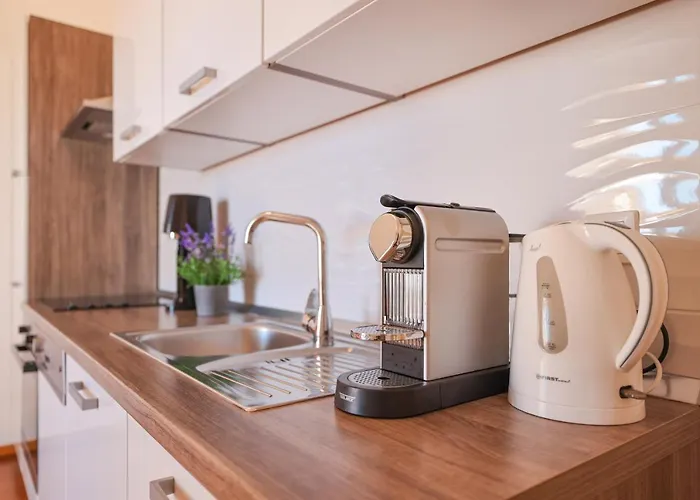 Sunny Terrace With Two Bedroom And Parking Apartamento